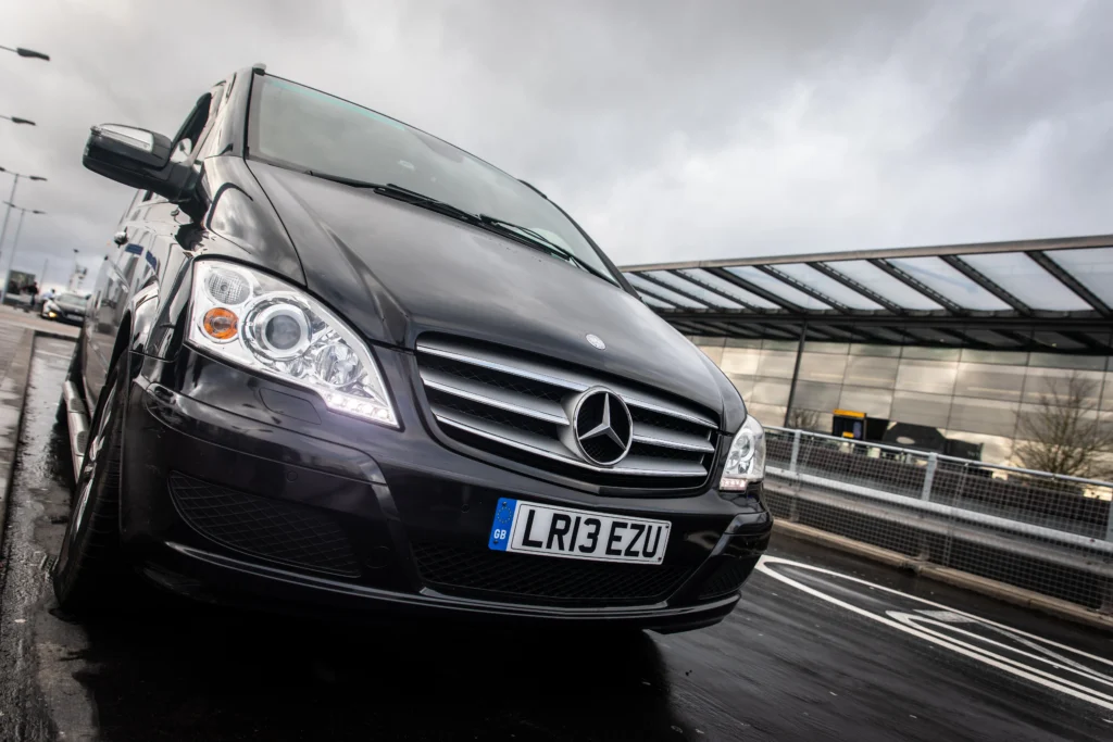 Airport Taxi from Portsmouth to Heathrow Airport 24/7
